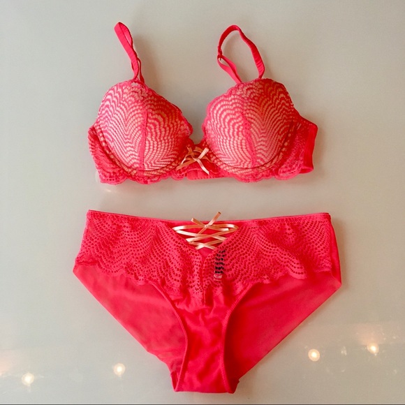 Adore Me NWOT push up bra set—MAJOR PRICE DROP - Picture 1 of 5